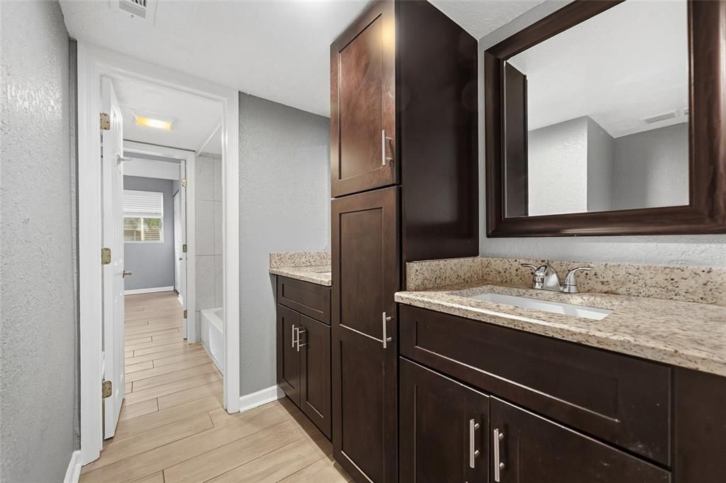 For Sale: $160,000 (2 beds, 1 baths, 1116 Square Feet)
