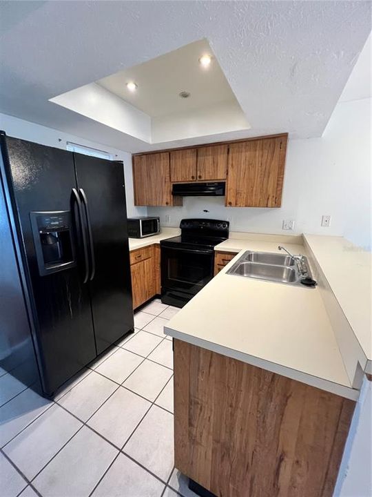 В аренду: $1,750 (2 спален, 1 ванн, 1020 Квадратных фут)