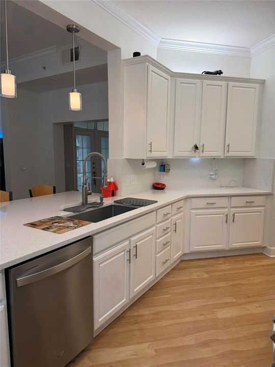 En Venta: $599,999 (4 camas, 3 baños, 2136 Pies cuadrados)