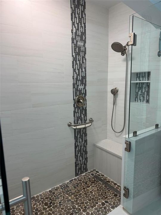 En Venta: $599,999 (4 camas, 3 baños, 2136 Pies cuadrados)