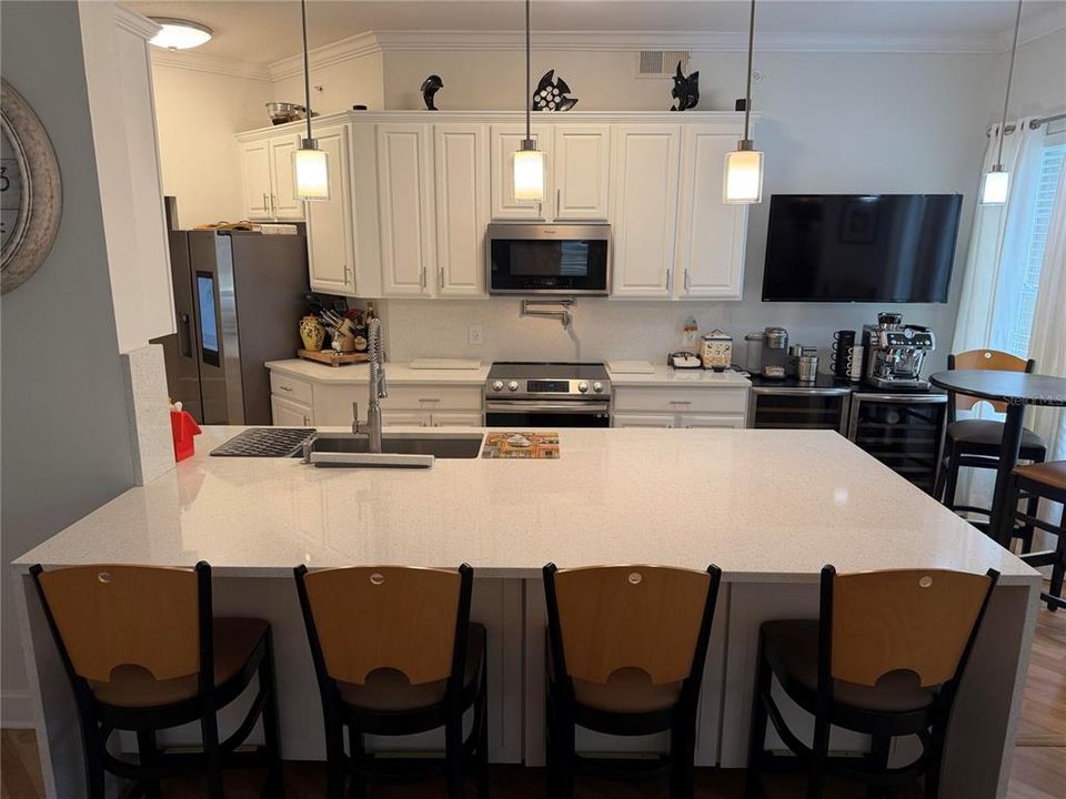 En Venta: $599,999 (4 camas, 3 baños, 2136 Pies cuadrados)