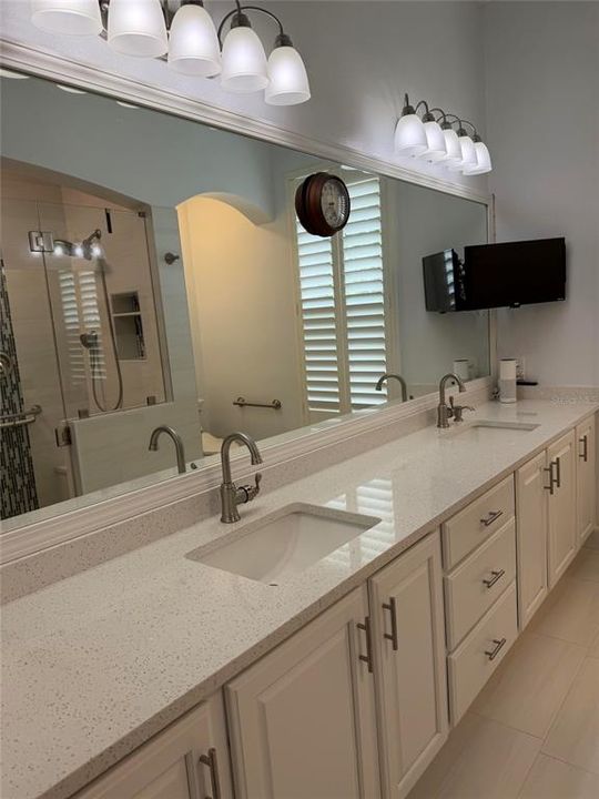 En Venta: $599,999 (4 camas, 3 baños, 2136 Pies cuadrados)