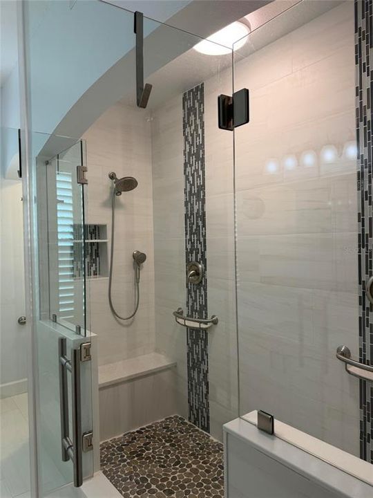 En Venta: $599,999 (4 camas, 3 baños, 2136 Pies cuadrados)