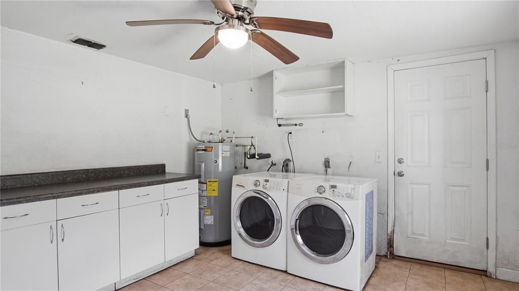 For Sale: $274,900 (4 beds, 2 baths, 2297 Square Feet)