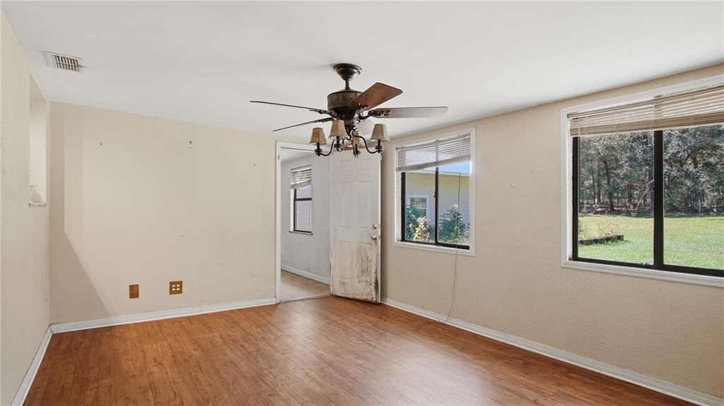 For Sale: $274,900 (4 beds, 2 baths, 2297 Square Feet)