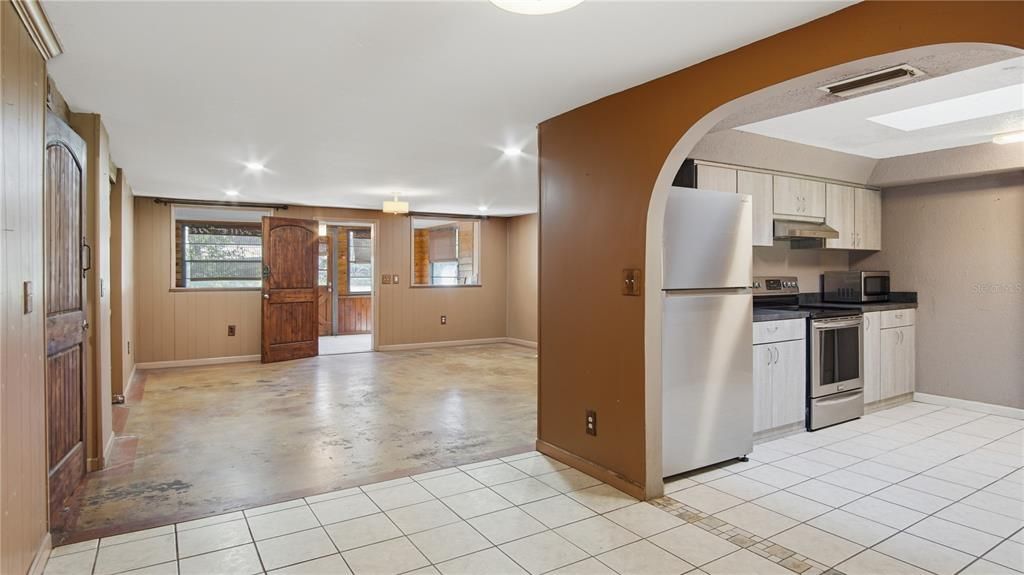 For Sale: $274,900 (4 beds, 2 baths, 2297 Square Feet)