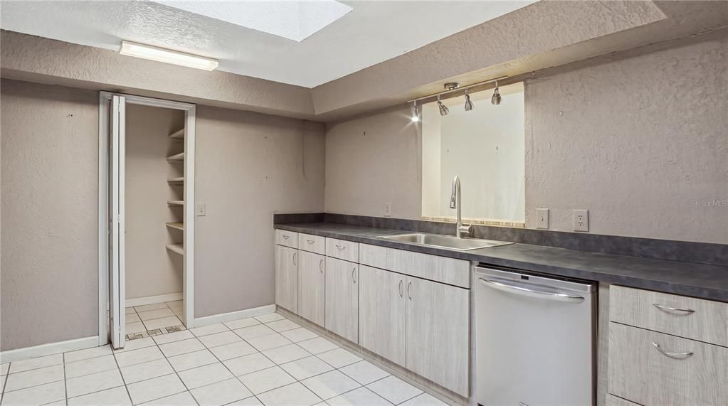 For Sale: $274,900 (4 beds, 2 baths, 2297 Square Feet)