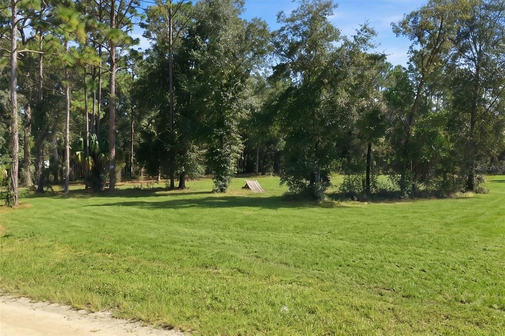 待售: $225,000 (2.50 acres)