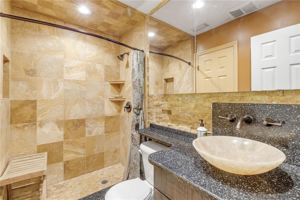 На продажу: $399,000 (2 спален, 2 ванн, 1167 Квадратных фут)