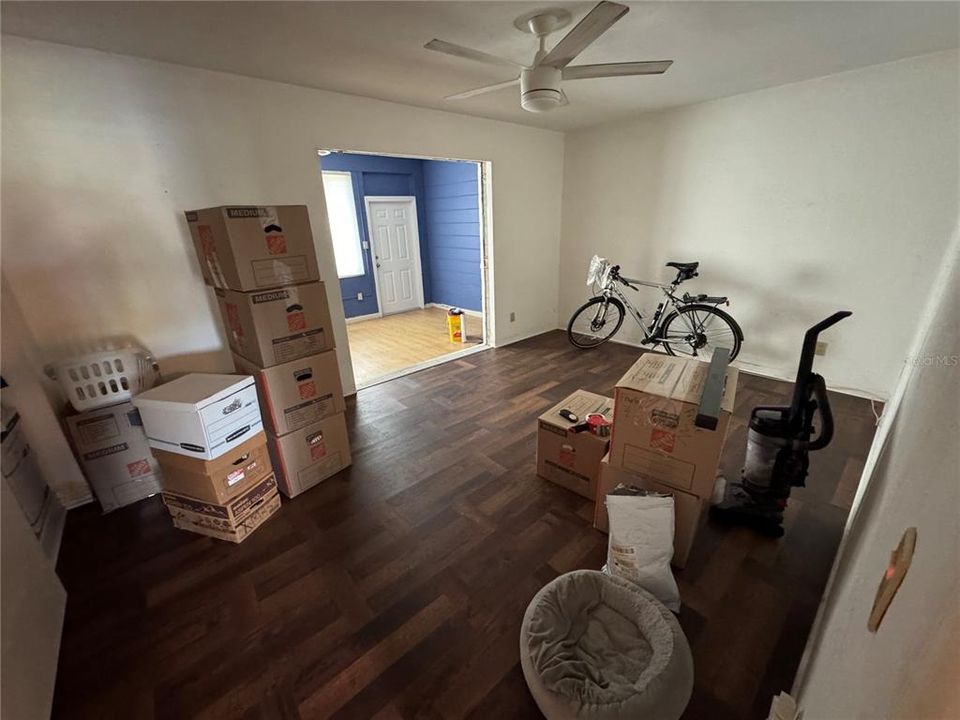 For Sale: $99,000 (1 beds, 1 baths, 825 Square Feet)