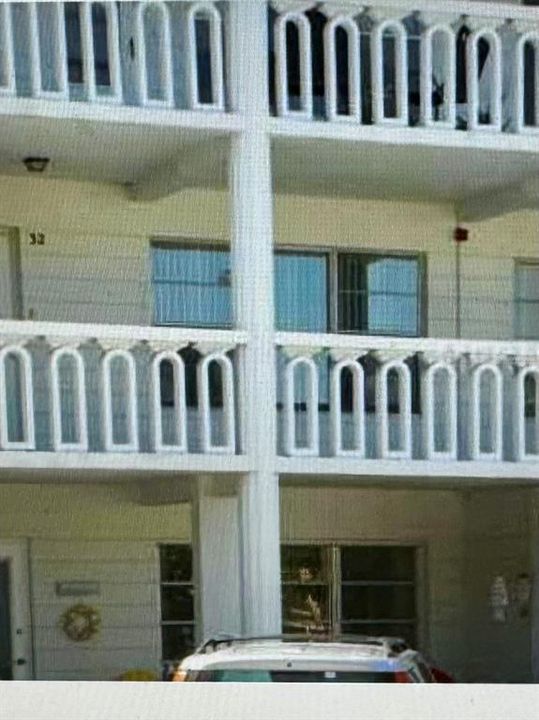 For Sale: $99,000 (1 beds, 1 baths, 825 Square Feet)