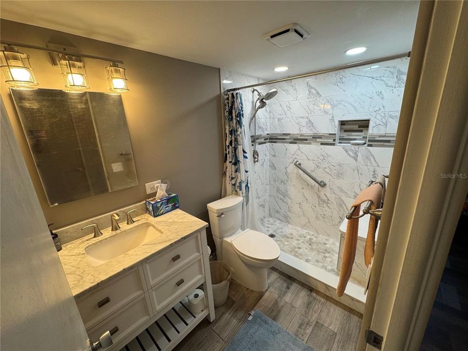 For Sale: $99,000 (1 beds, 1 baths, 825 Square Feet)