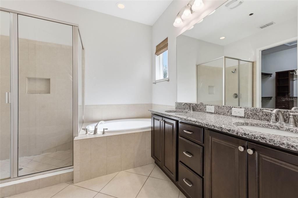 For Sale: $412,000 (2 beds, 2 baths, 1644 Square Feet)