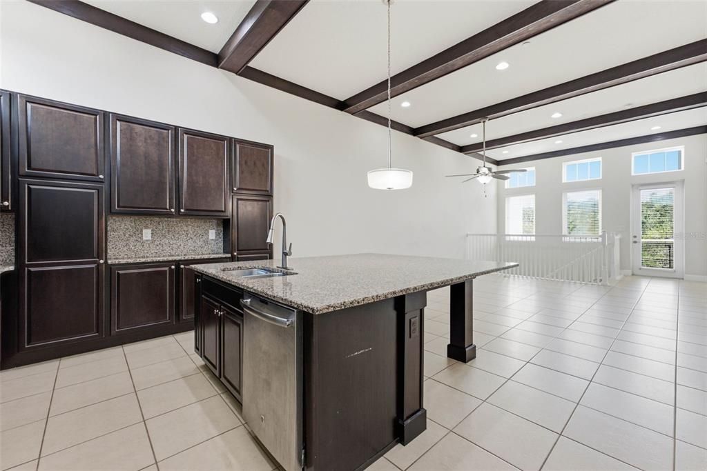 For Sale: $412,000 (2 beds, 2 baths, 1644 Square Feet)