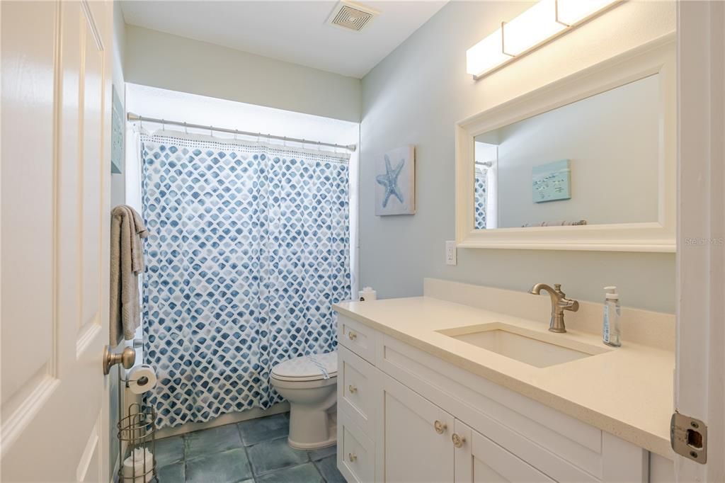En Venta: $699,000 (2 camas, 2 baños, 1135 Pies cuadrados)