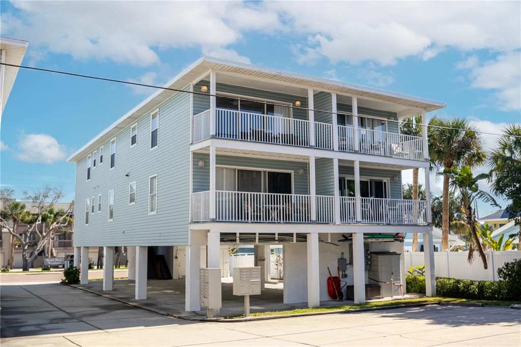 En Venta: $699,000 (2 camas, 2 baños, 1135 Pies cuadrados)
