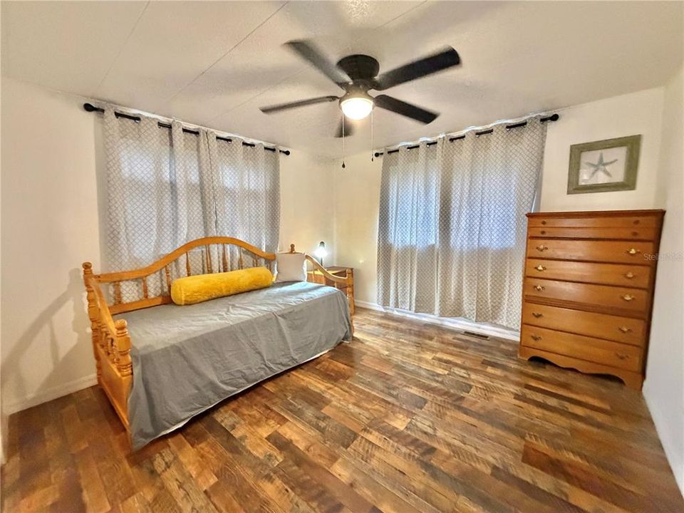 For Sale: $134,900 (2 beds, 2 baths, 1332 Square Feet)