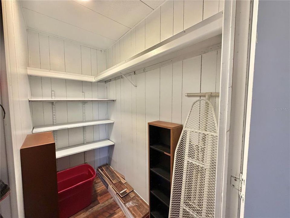 For Sale: $134,900 (2 beds, 2 baths, 1332 Square Feet)