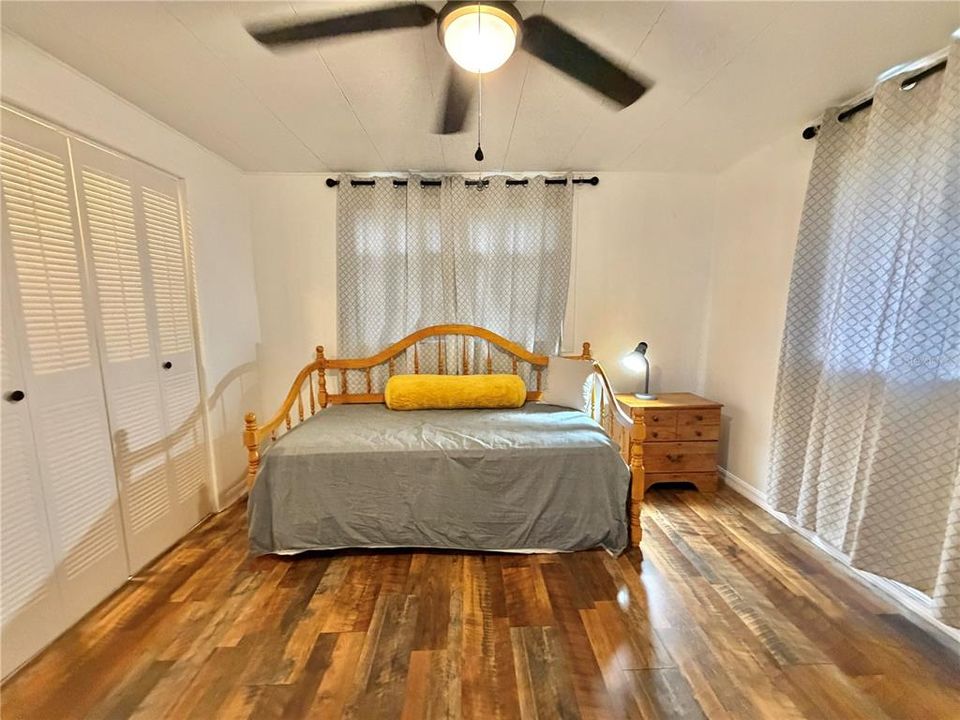 For Sale: $134,900 (2 beds, 2 baths, 1332 Square Feet)