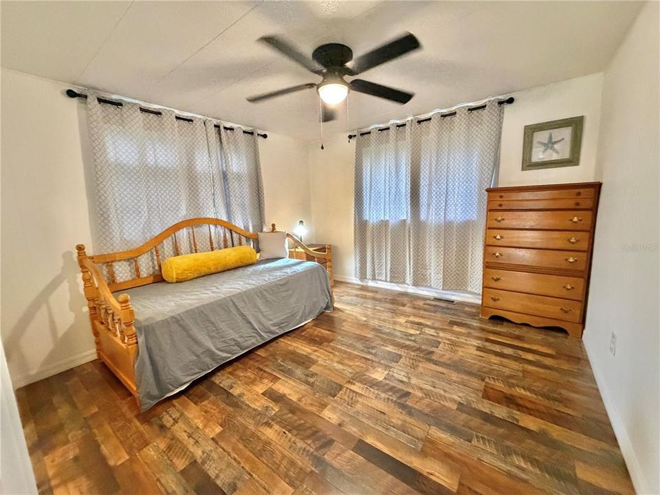 For Sale: $134,900 (2 beds, 2 baths, 1332 Square Feet)