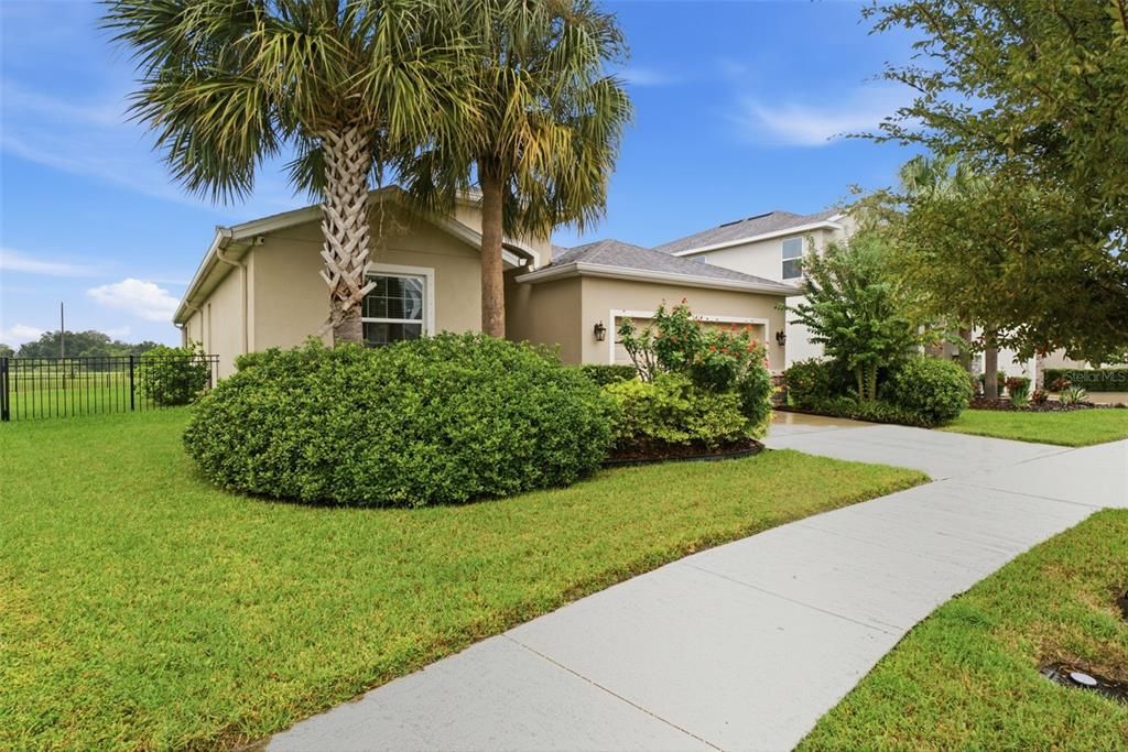 En Venta: $449,999 (4 camas, 2 baños, 1984 Pies cuadrados)