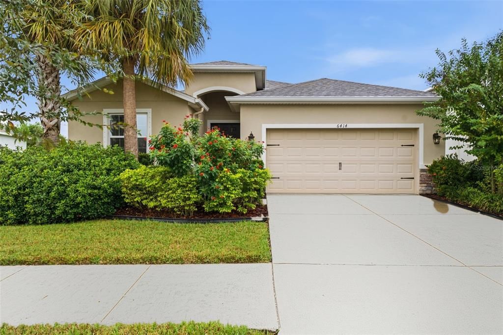 En Venta: $449,999 (4 camas, 2 baños, 1984 Pies cuadrados)