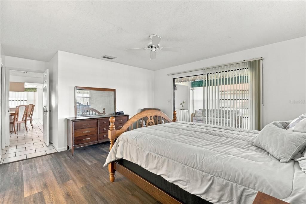For Sale: $200,000 (2 beds, 2 baths, 1346 Square Feet)
