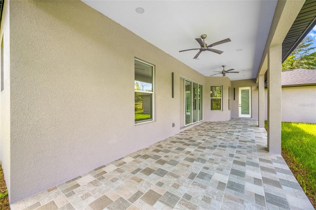 For Sale: $475,000 (4 beds, 2 baths, 2061 Square Feet)