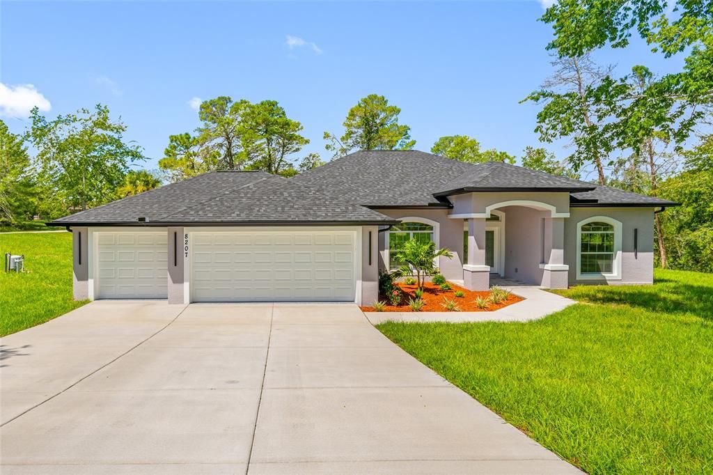 For Sale: $475,000 (4 beds, 2 baths, 2061 Square Feet)