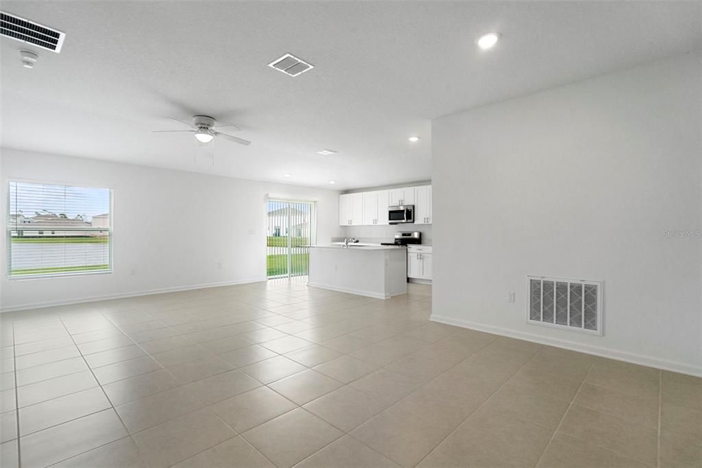 En Venta: $325,000 (3 camas, 2 baños, 1486 Pies cuadrados)