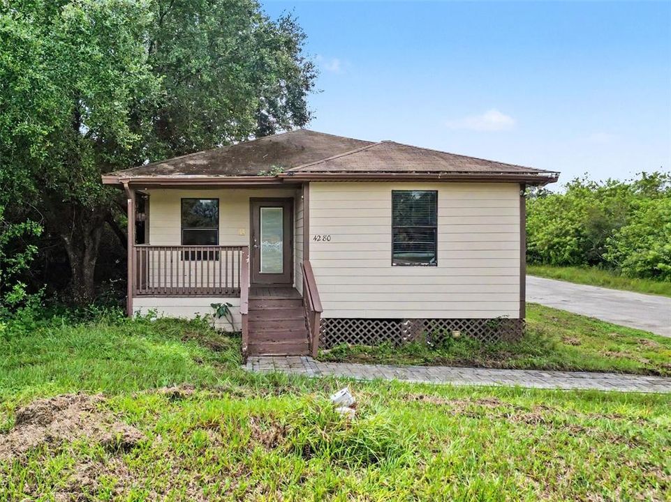 En Venta: $425,000 (4 camas, 2 baños, 1372 Pies cuadrados)