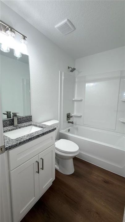 For Rent: $2,300 (3 beds, 2 baths, 1559 Square Feet)