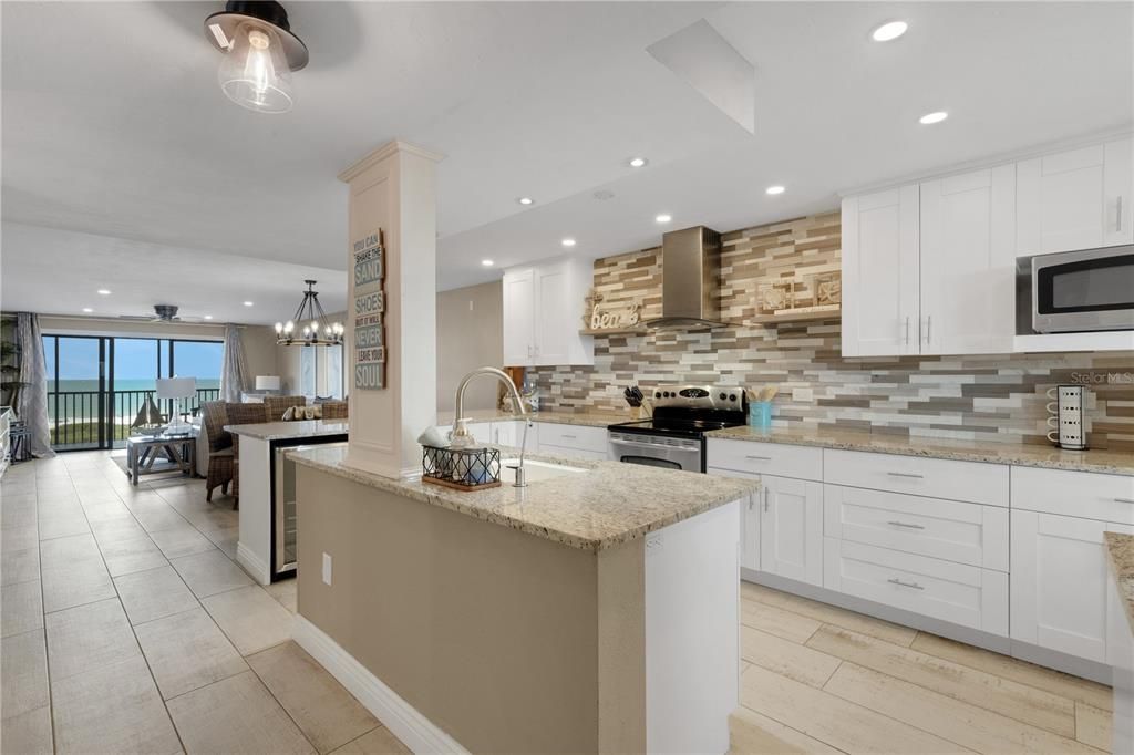 For Sale: $1,695,000 (2 beds, 2 baths, 1316 Square Feet)
