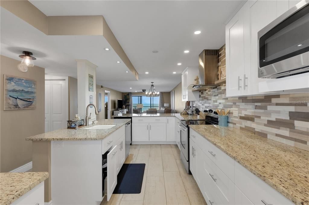 For Sale: $1,695,000 (2 beds, 2 baths, 1316 Square Feet)
