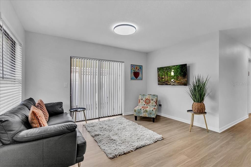 В аренду: $4,500 (4 спален, 2 ванн, 1260 Квадратных фут)