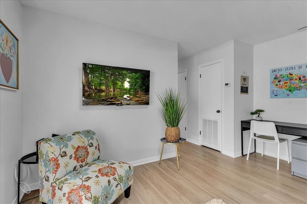 В аренду: $4,500 (4 спален, 2 ванн, 1260 Квадратных фут)