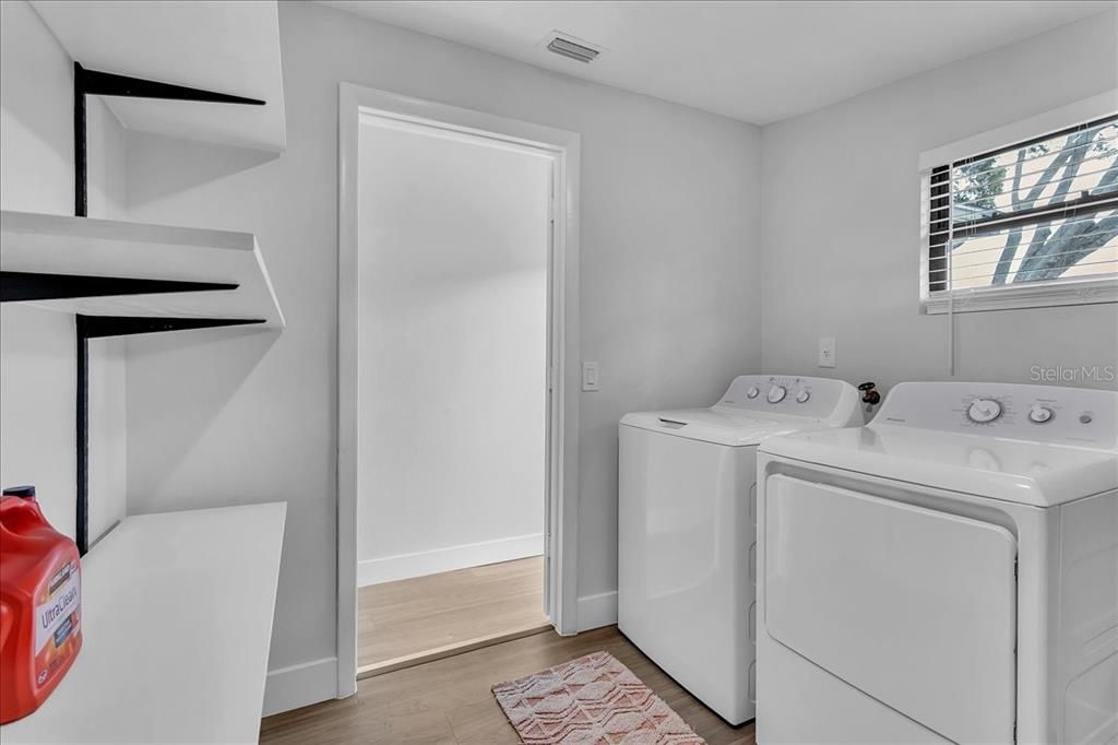 В аренду: $4,500 (4 спален, 2 ванн, 1260 Квадратных фут)
