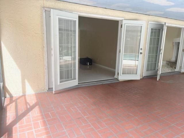 For Rent: $2,600 (4 beds, 2 baths, 2040 Square Feet)