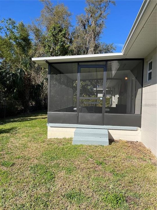 For Rent: $2,450 (3 beds, 2 baths, 1246 Square Feet)
