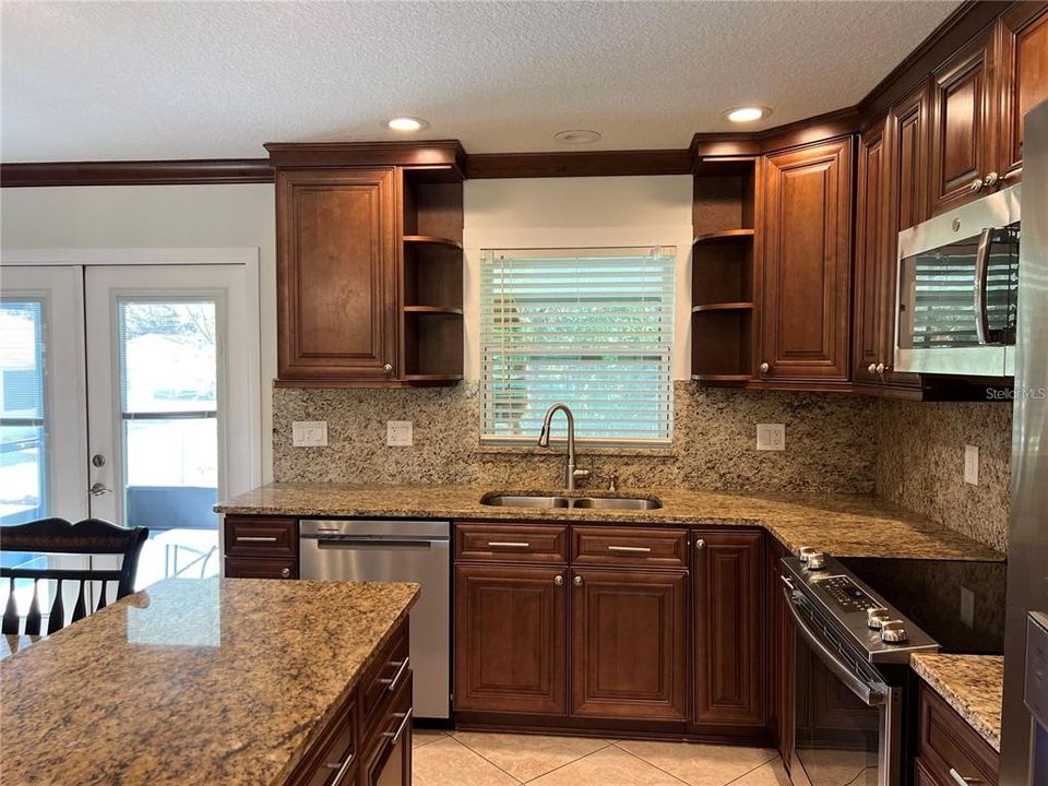 For Rent: $2,450 (3 beds, 2 baths, 1246 Square Feet)