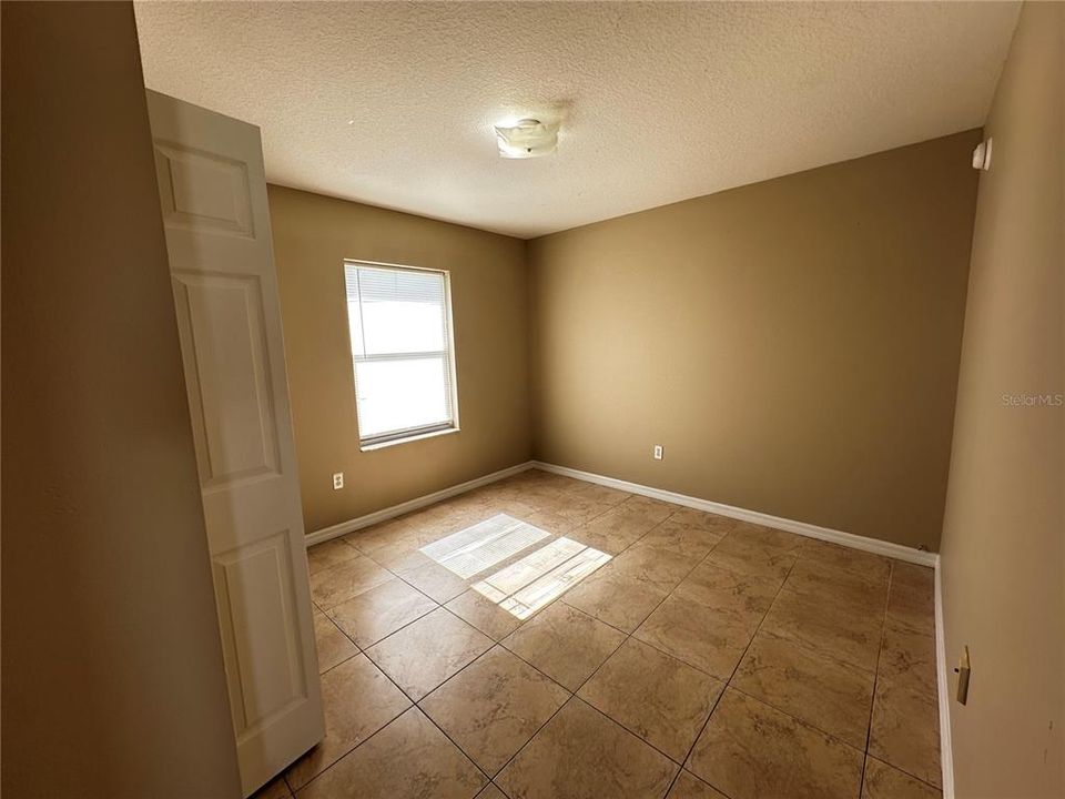 For Rent: $1,550 (3 beds, 2 baths, 1162 Square Feet)