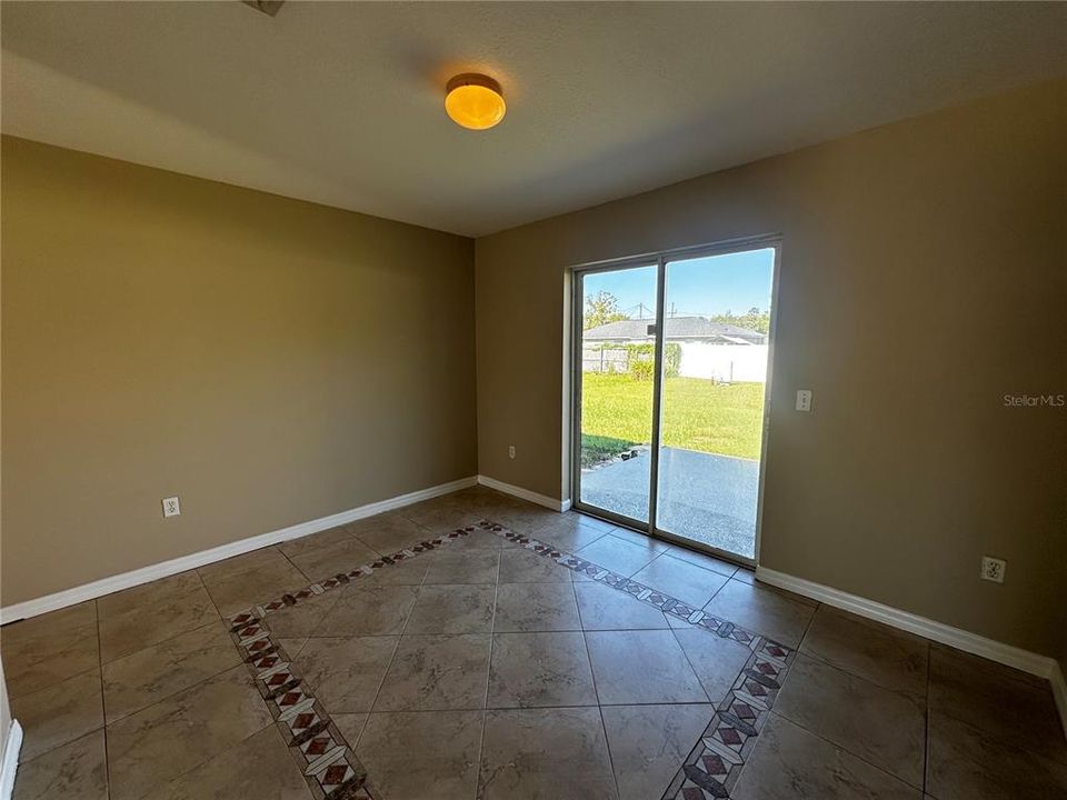For Rent: $1,550 (3 beds, 2 baths, 1162 Square Feet)