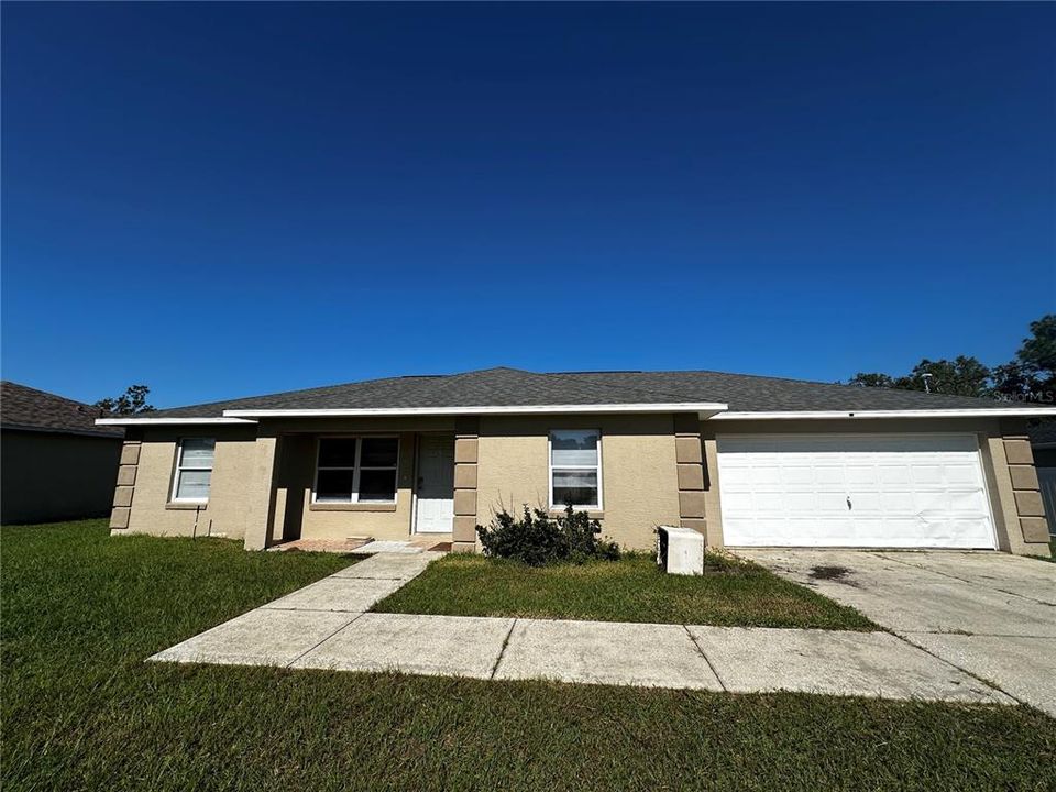 For Rent: $1,550 (3 beds, 2 baths, 1162 Square Feet)