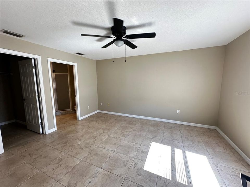 For Rent: $1,550 (3 beds, 2 baths, 1162 Square Feet)