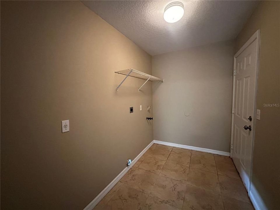 For Rent: $1,550 (3 beds, 2 baths, 1162 Square Feet)