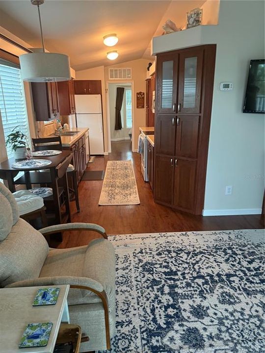 For Rent: $2,400 (1 beds, 1 baths, 518 Square Feet)