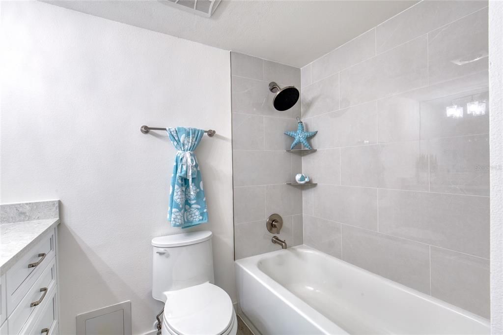 En Venta: $399,900 (2 camas, 2 baños, 1250 Pies cuadrados)