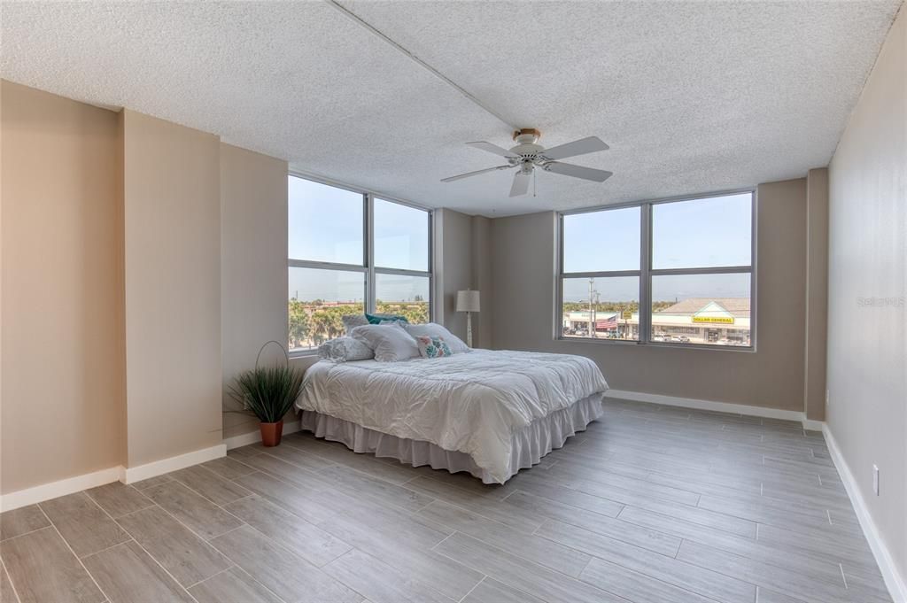 En Venta: $399,900 (2 camas, 2 baños, 1250 Pies cuadrados)