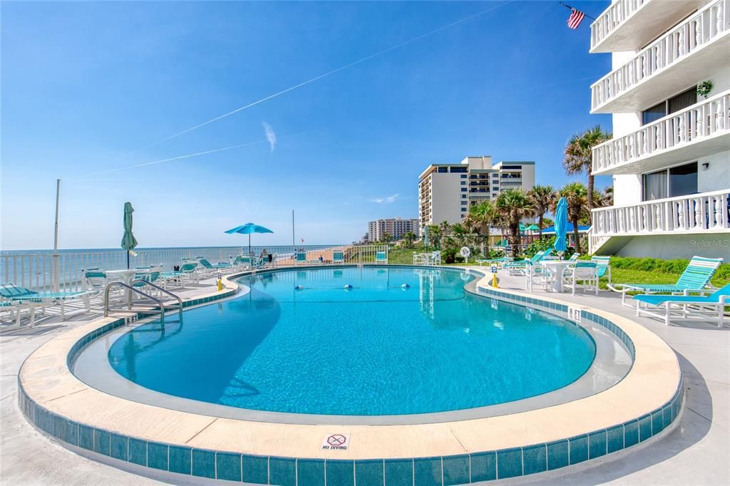 En Venta: $399,900 (2 camas, 2 baños, 1250 Pies cuadrados)