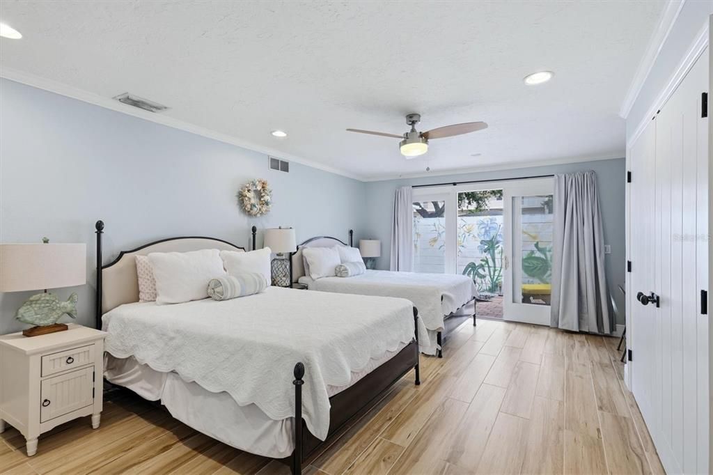 For Sale: $839,000 (2 beds, 2 baths, 1672 Square Feet)